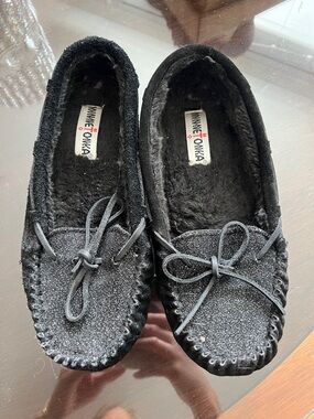 Minnetonka Black Suede Fuzzy-Lined Moccasin Slippers with Bow